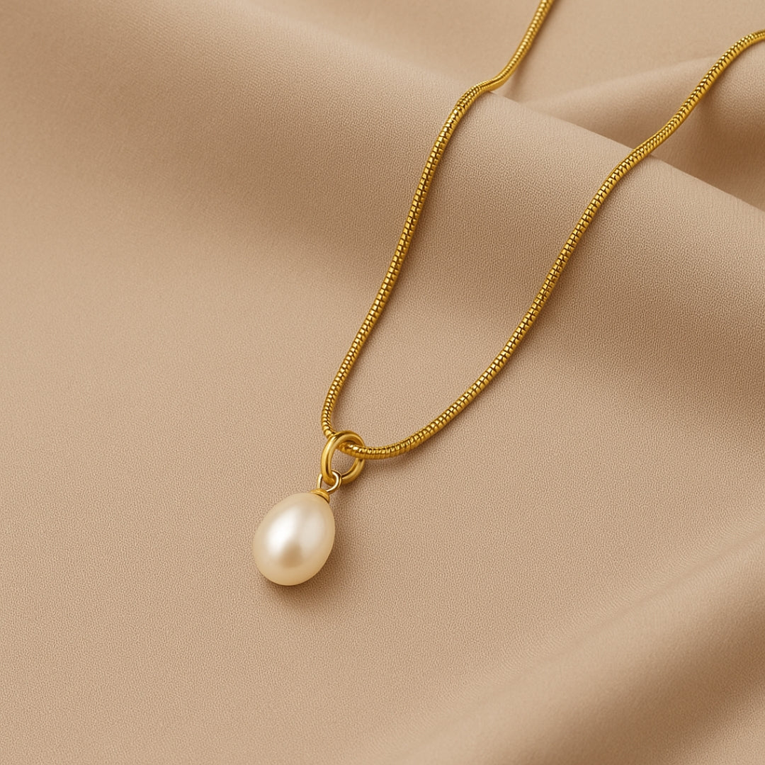 Collier pendentif en perles d'eau douce