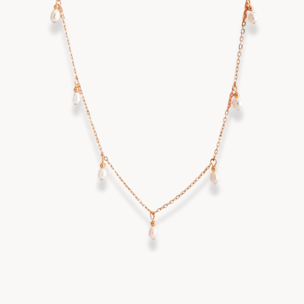 Collier chaîne avec pendentif en perles